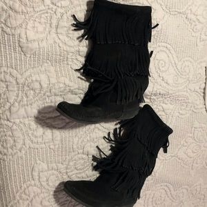 Fringe boots